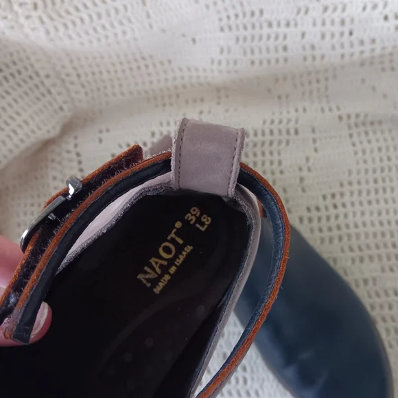 [ Naot Aura Kamsin Black Raven & Taupe Two Tone Leather Ankle Booties ] 39 | 8 - Picture 9 of 15